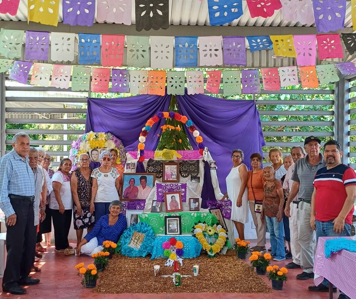 CASA DIF LÓPEZ MATEOS REALIZA ALTAR DE MUERTOS