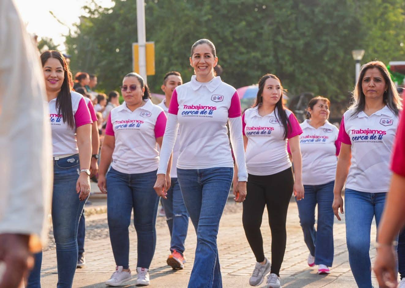 PARTICIPA DIF EN DESFILE CONMEMORATIVO A LA REVOLUCIÓN MEXICANA