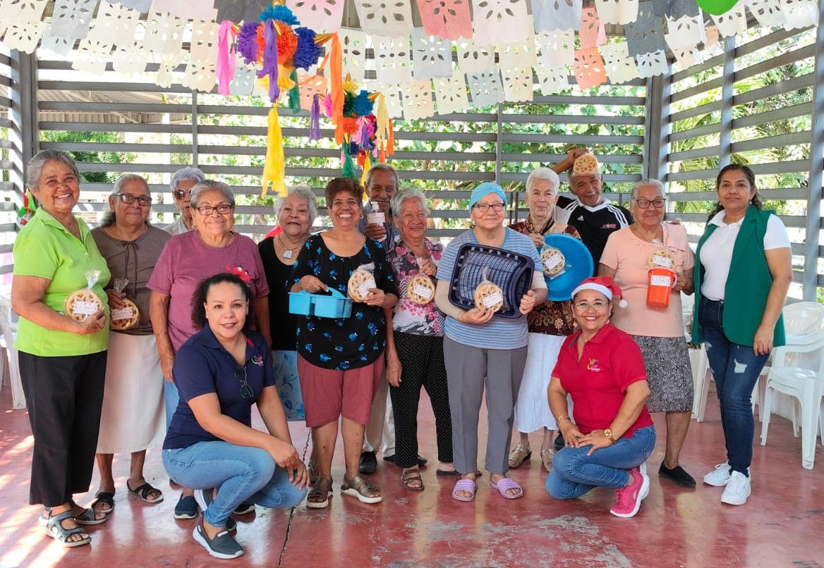 VAGÓN NAVIDEÑO LLEGA A CASA DIF LÓPEZ MATEOS