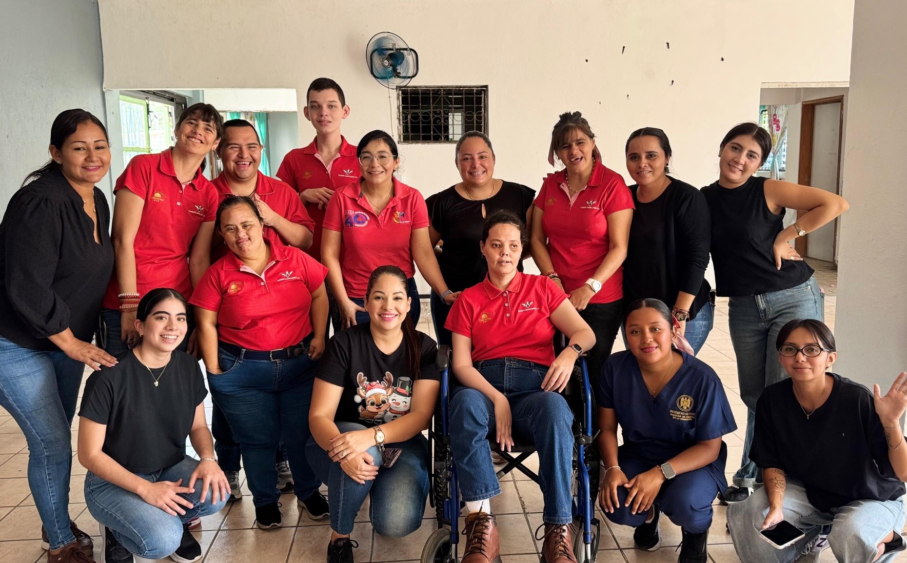 LLEGA VAGÓN NAVIDEÑO A CAROLITA GAYTÁN