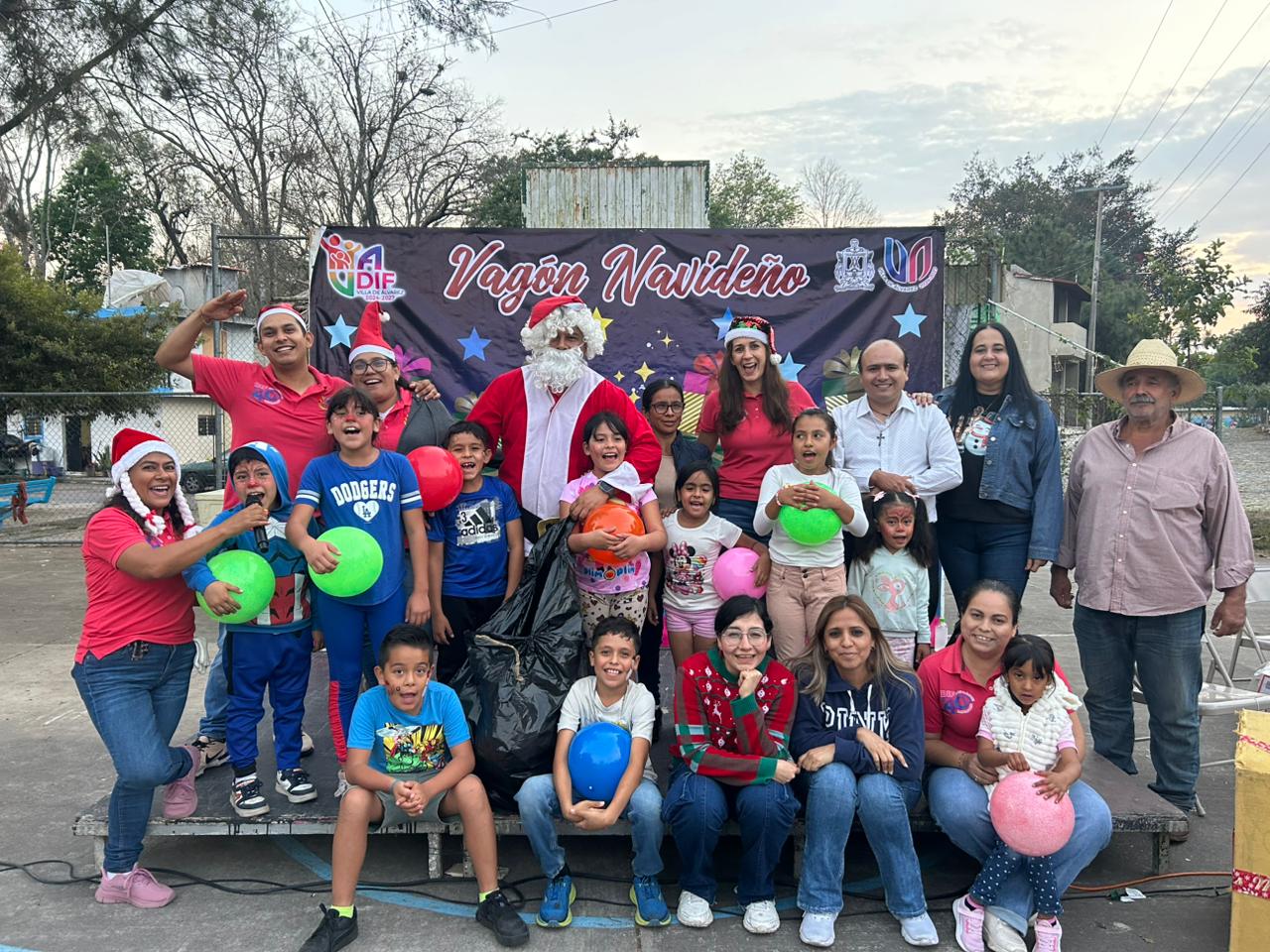 LLEGA VAGÓN NAVIDEÑO A COMUNIDAD EL NARANJAL